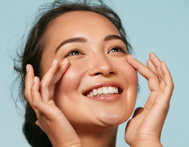 A woman with clear skin because of a lymphatic treatment